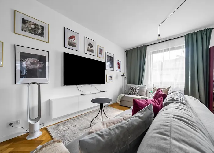 Skierniewicka Apt - Parking, Workspace, Balcony - By Rentujemy