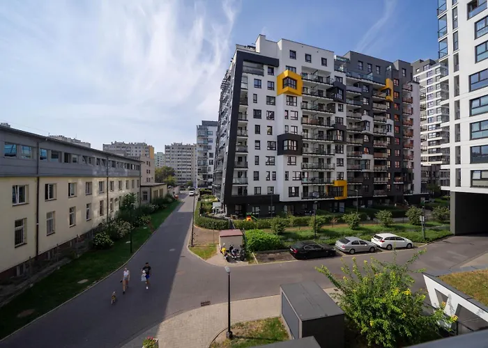 Skierniewicka Apt - Parking, Workspace, Balcony - By Rentujemy